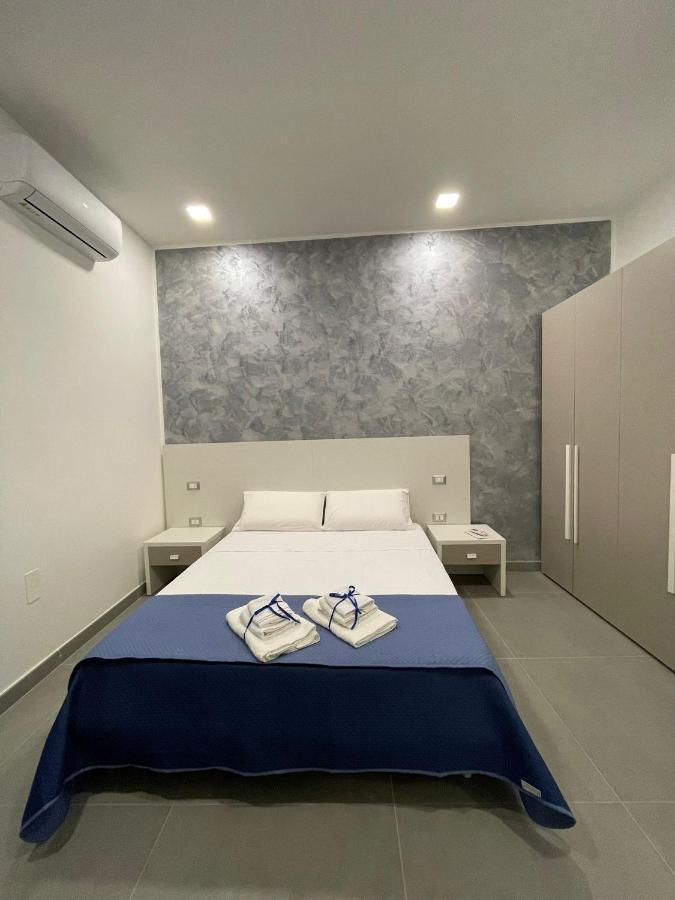 Bed & Breakfast 3 Chiaia 3*