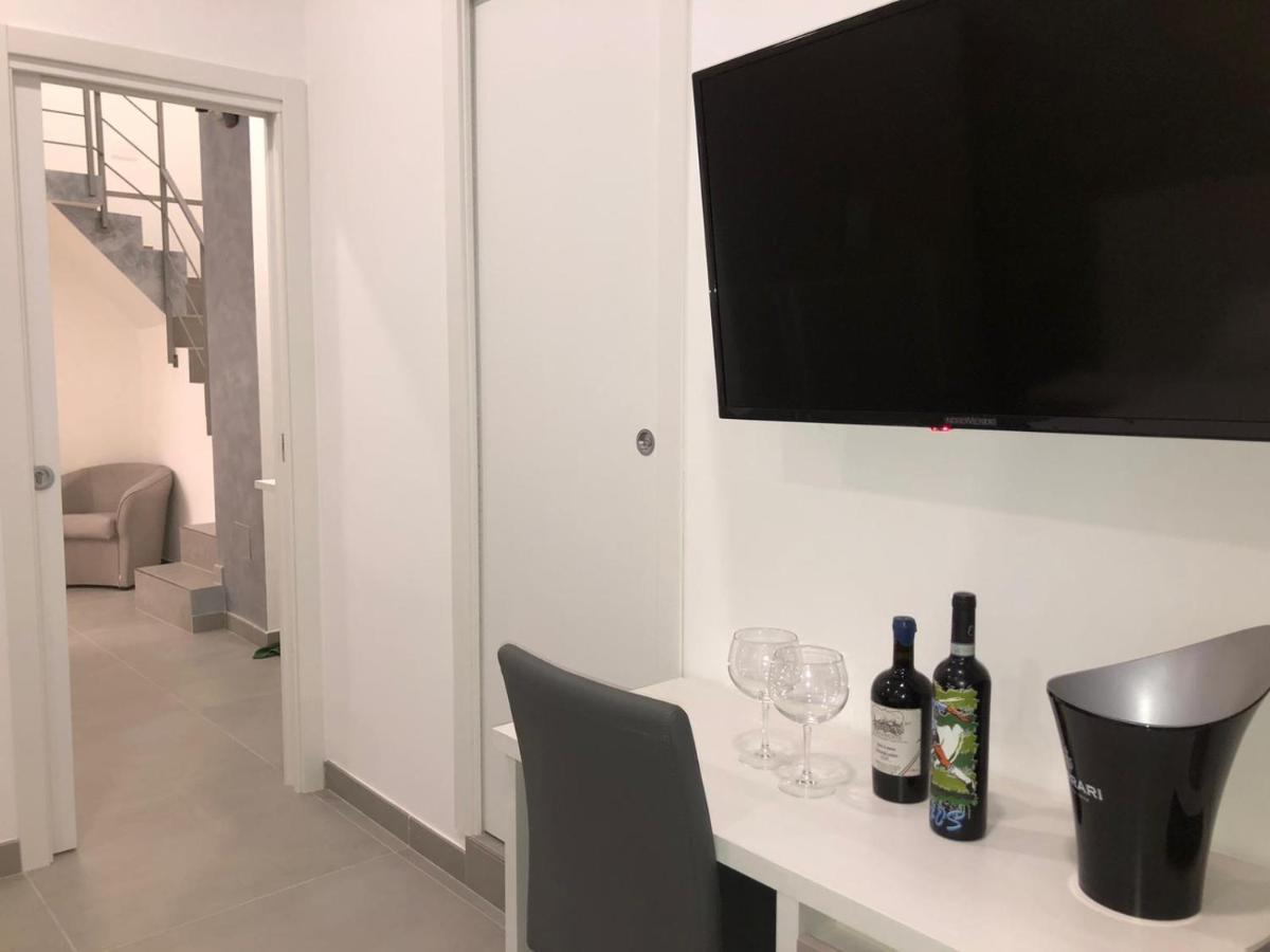 3 Chiaia 3* Naples