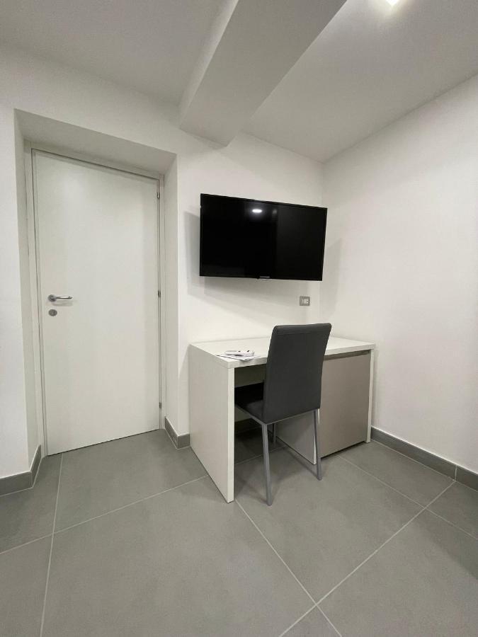 3rooms Chiaia 2 Bed & Breakfast Napoli